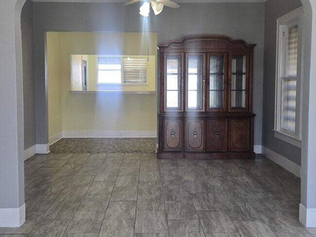 Foto del edificio - 3828 Avenue S 1/2