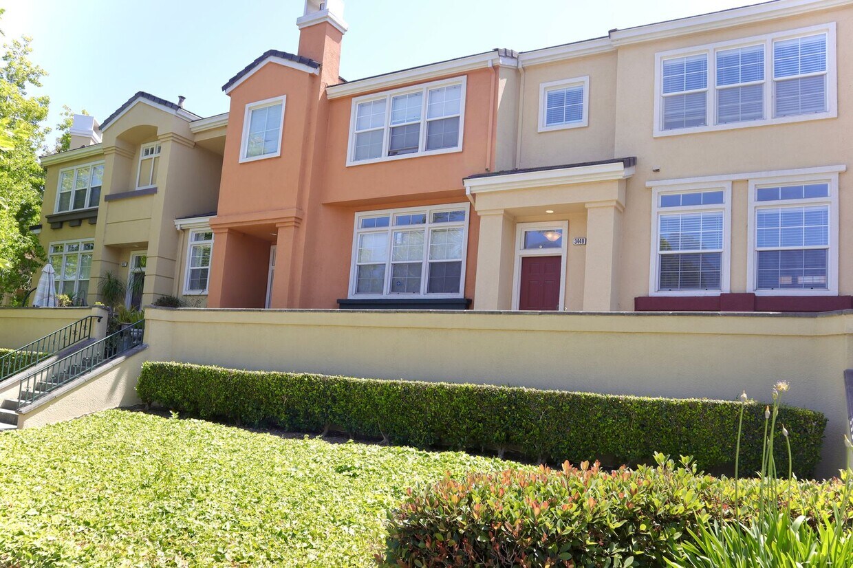 Foto principal - 2-Bedroom + Loft Condo for rent! Downtown ...