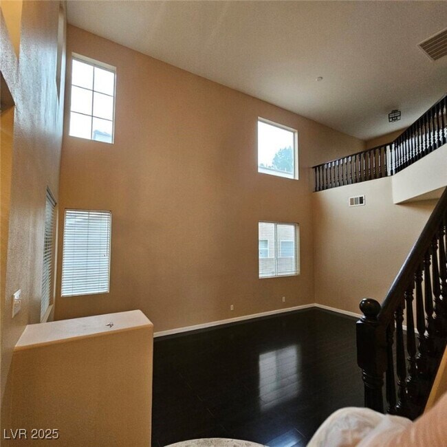 Foto del edificio - 1008 Venetian Hills Ln