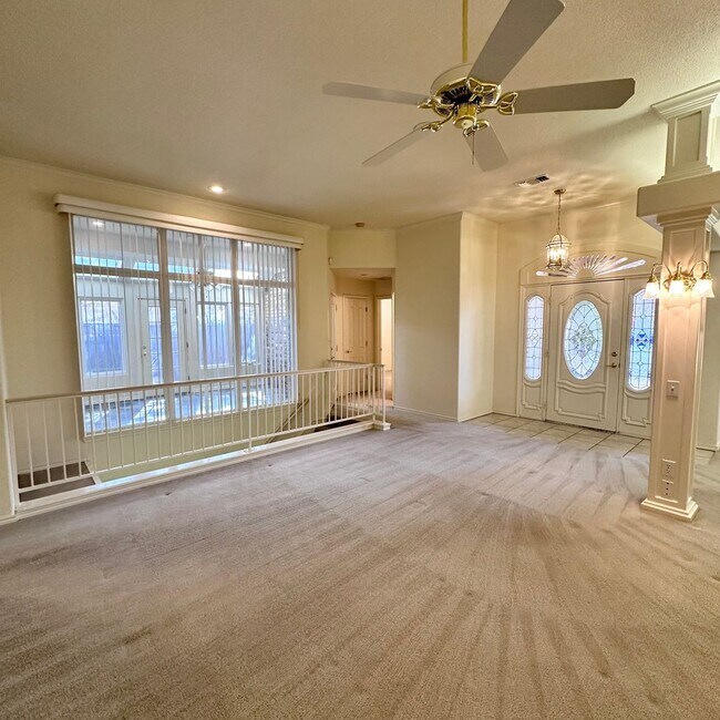 Foto del edificio - Gorgeous 3 Bedroom Home Located on Cul-De-...