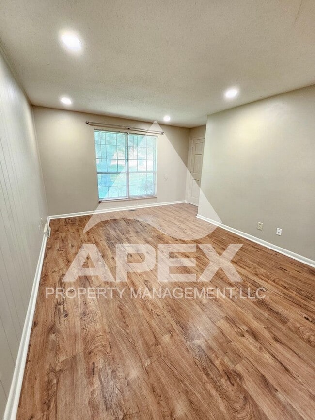 Building Photo - 7324 Deane Hill Dr