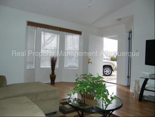 Building Photo - 6523 Azuelo Ave NW