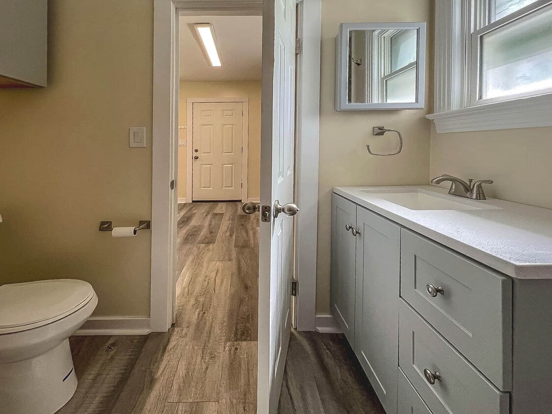 Foto principal - 862 Kenmore Blvd