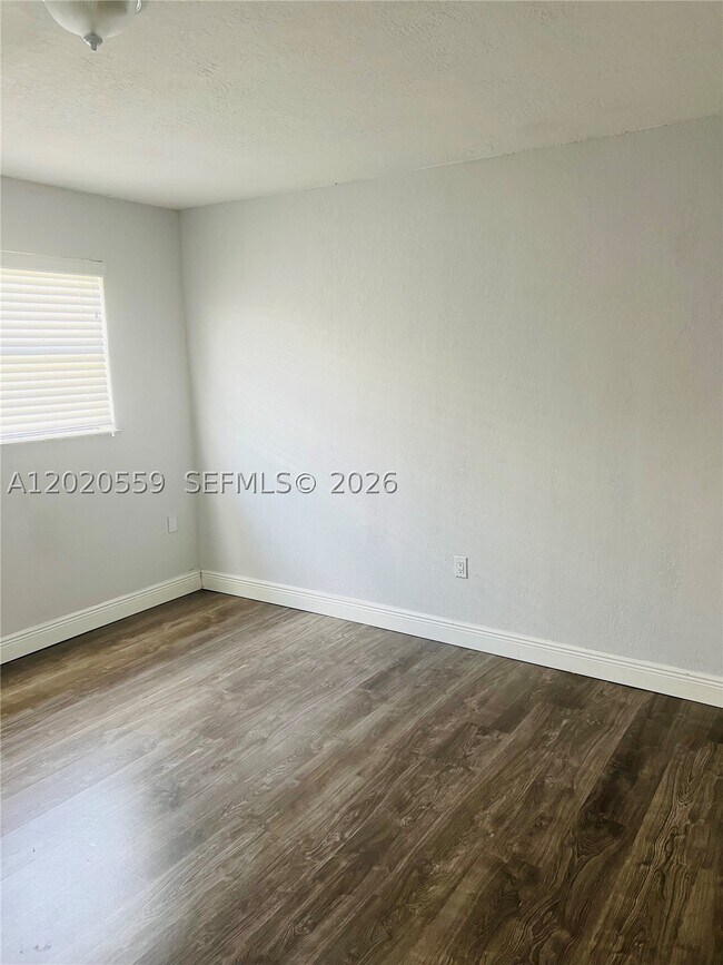 Building Photo - 8401 NW 20th Ct