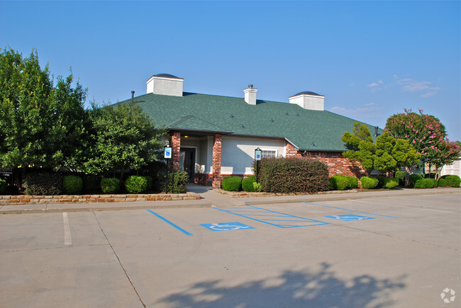 Foto del edificio - Fox Hollow Townhomes