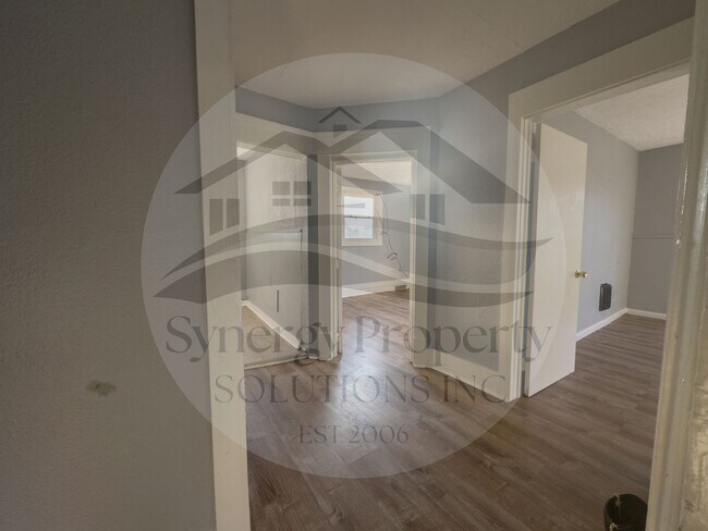 Building Photo - Lexington Ave 146 - 146 1/2