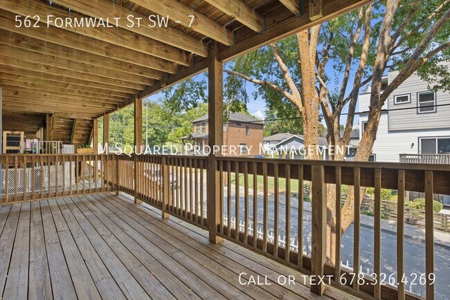 Foto del edificio - 562 Formwalt St SW