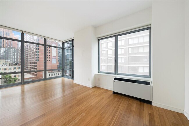 Foto del edificio - 303 E 33rd St
