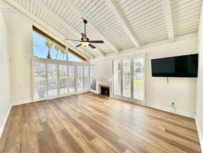 Foto del edificio - "Charming 3-Bed Oasis with 2 Full Baths in Prestigious Rancho Santa Fe!"