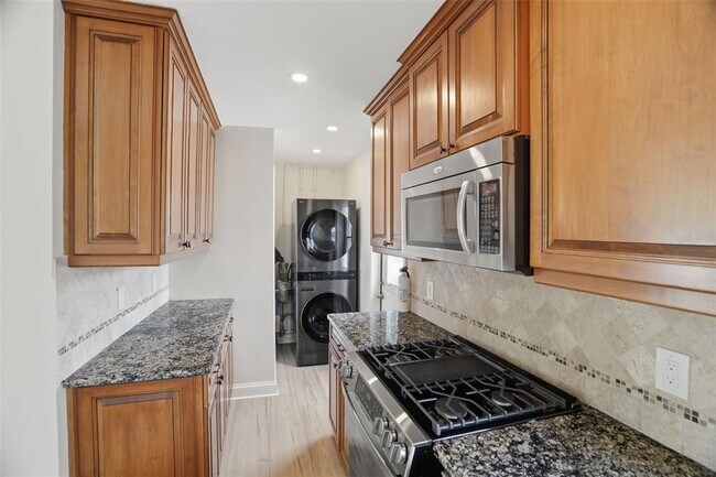 Foto del edificio - 4436 Floramar Terrace