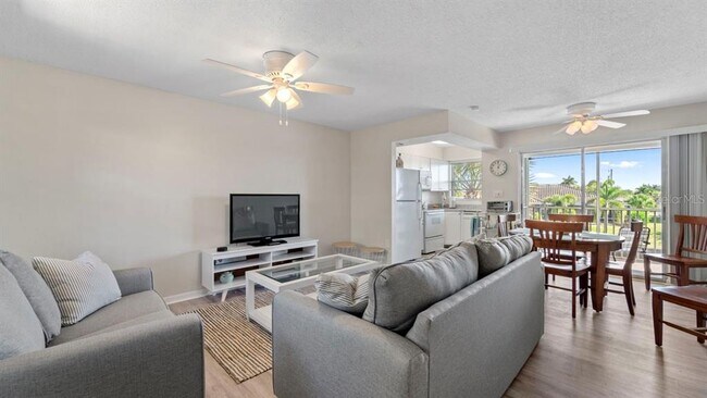 Building Photo - 3905 Del Prado Blvd S