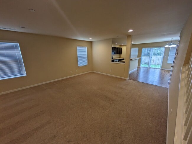 Building Photo - 1077 Hiton Cir