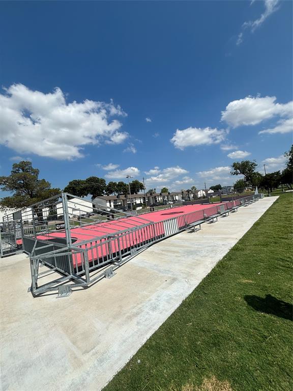 Foto del edificio - 10203 Forum Park Dr