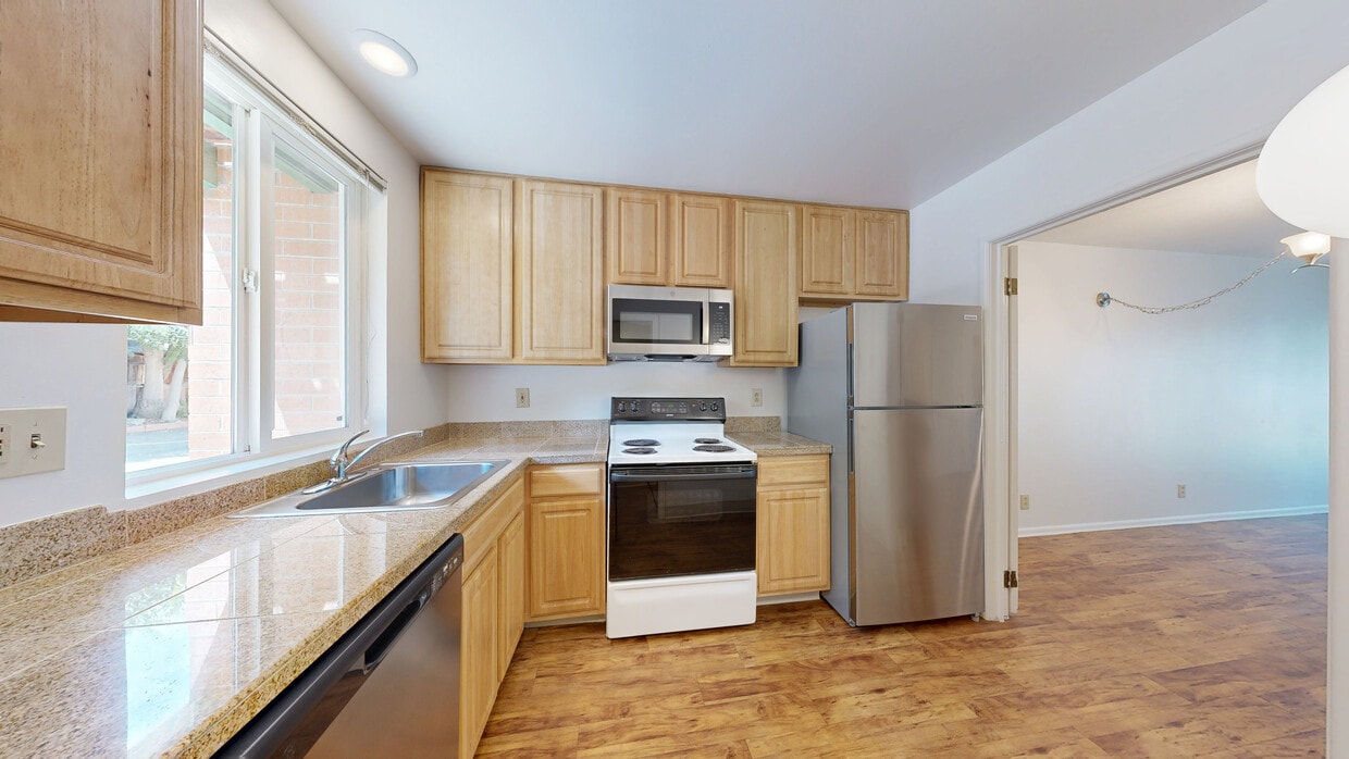 Photo - Laguna Gardens Apartments