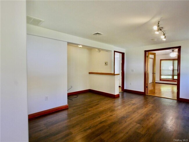 Building Photo - 38 Craigville Rd