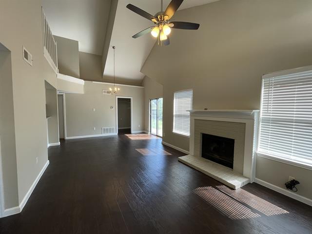 Foto del edificio - 6404 Valleybrooke Ct