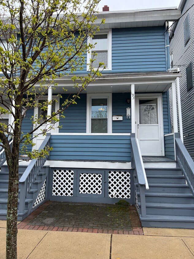 Foto principal - 193 Forest St