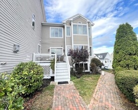 Building Photo - 143 Grovers Ave