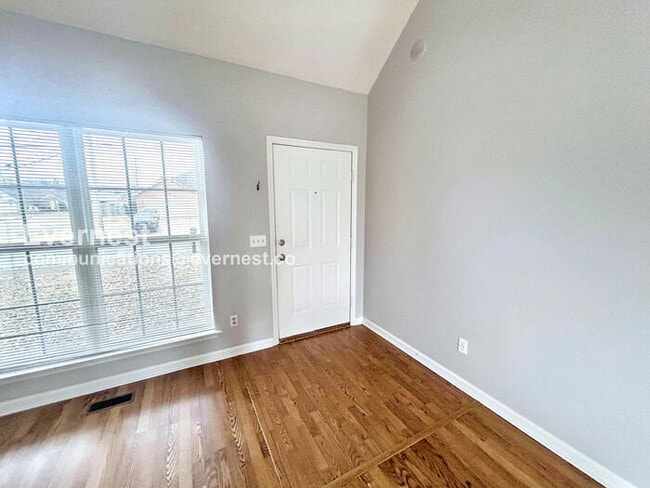 Foto del edificio - Modern Home with Fenced Yard and Attached Garage