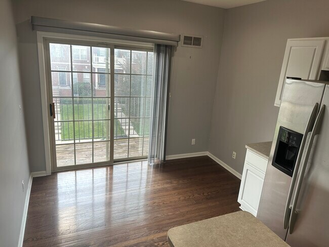 Foto del edificio - 1384 Devon Ln