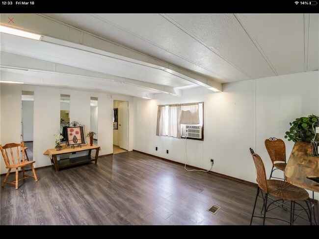 Foto del edificio - 1421 N Union Rd