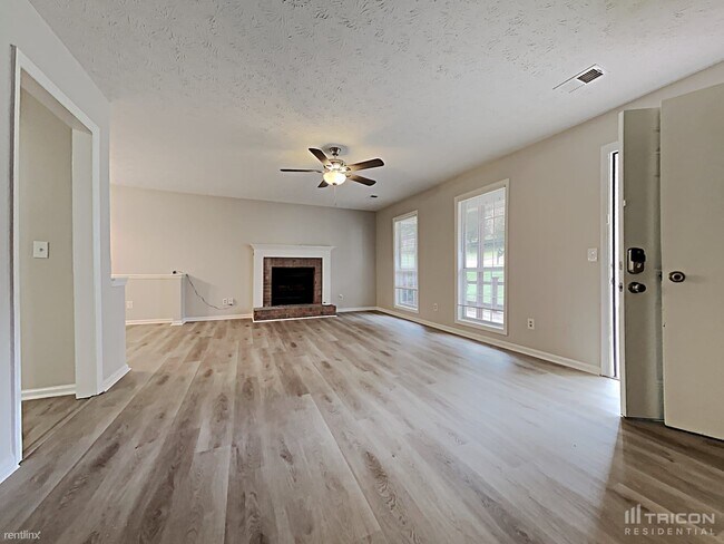 Foto del edificio - 5569 Princeton Oaks Ln