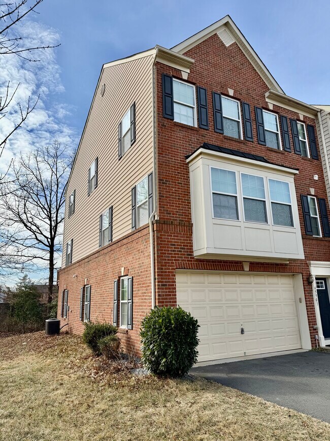 Foto del edificio - 45903 Peach Oak Terrace