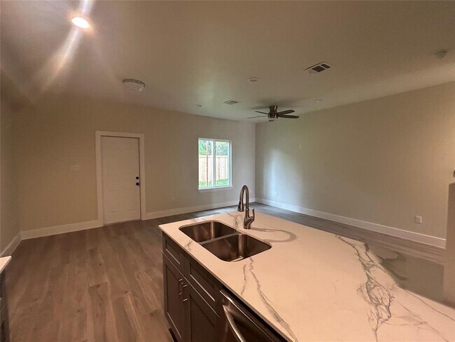 Building Photo - 5712 Harbrook Dr