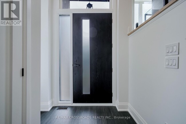 Building Photo - 108 Park St