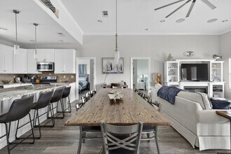 Building Photo - 956 Biscayne-SI ID1560830P
