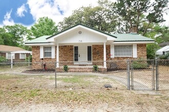 Building Photo - 712 Powell Dr