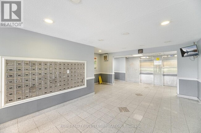 Building Photo - 45 Silverstone Dr