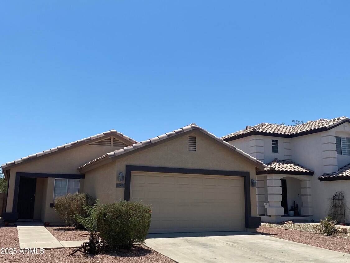 Primary Photo - 11911 W Dahlia Dr
