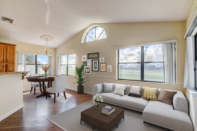 Building Photo - 8081 Cassia Dr