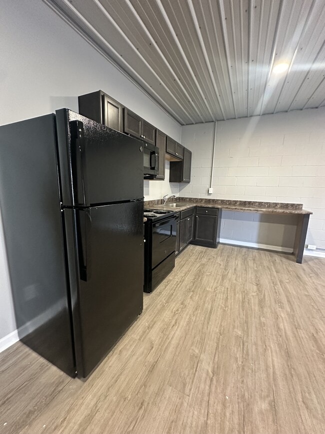 Building Photo - 115 Means Ave