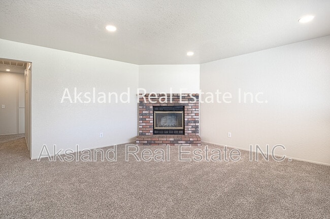 Building Photo - 354 Blossom Dr