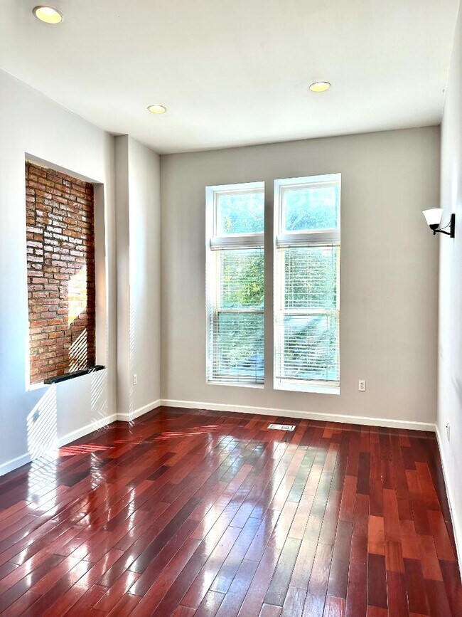 Foto del edificio - 2215 Eutaw Pl