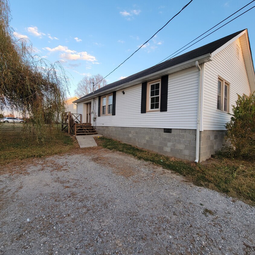 6494 Bunker Hill Rd, Cookeville, TN 38506 House Rental in Cookeville
