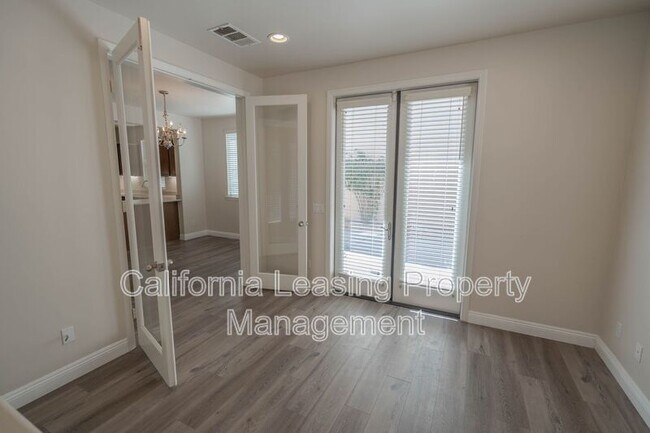 Foto del edificio - 27739 Summer Grove Pl