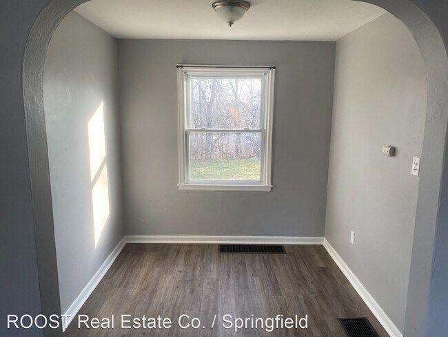 Building Photo - 2 br, 1 bath House - 1262 Cedarview Drive E