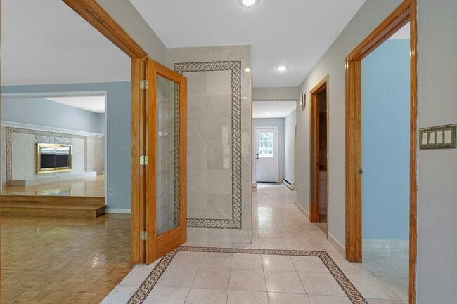 Foto del edificio - 68 Briarwood Ave