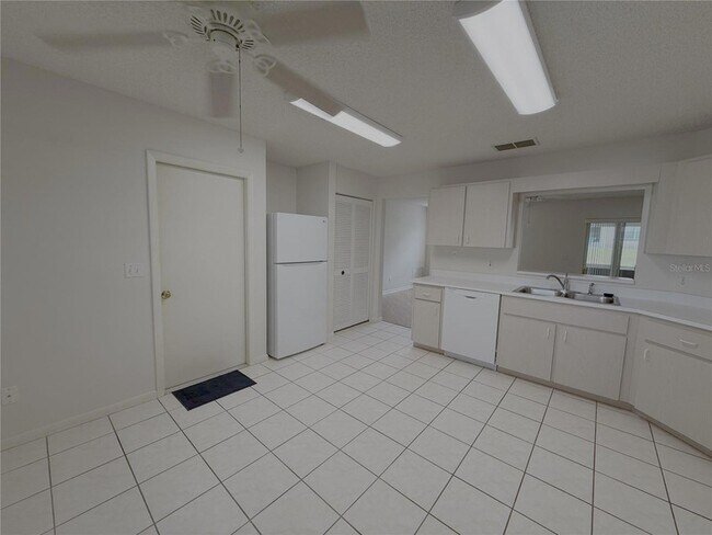 Building Photo - 9794 SW 96th St