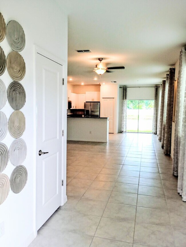 Foto del edificio - MOVE IN SPECIAL - Townhouse in Land O' Lakes - The Townes at Lake Thomas