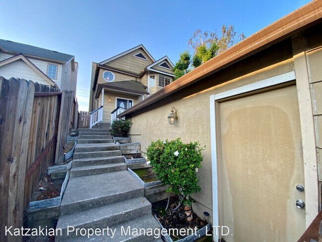 Building Photo - 3 br, 2.5 bath House - 3628 Schooner Drive