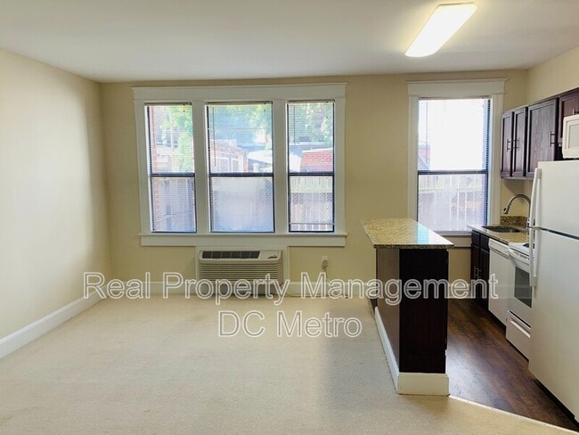 Building Photo - 815 Maryland Ave NE