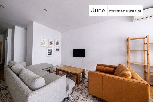 Foto del edificio - Room in Shared 2 bed/2 bath home