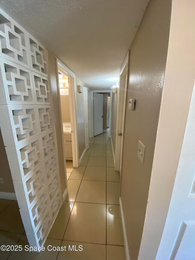 Foto del edificio - 2014 Port Malabar Blvd NE
