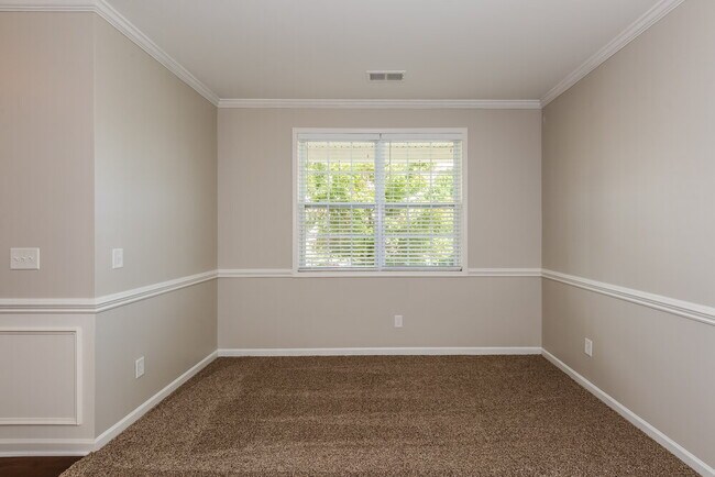 Building Photo - 2022 Savannah Hills Dr