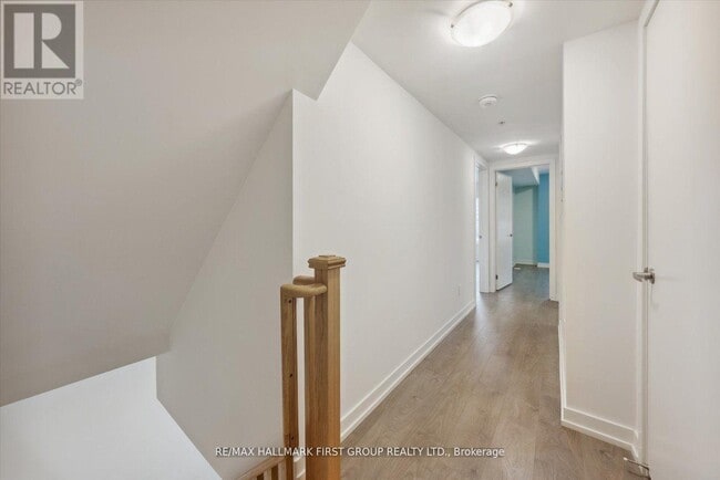 Photo du bâtiment - 1555 Kingston Rd