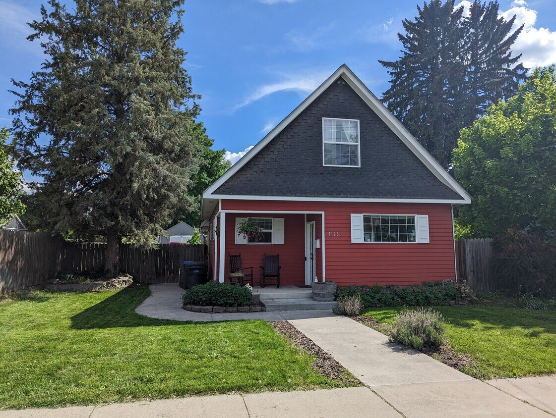 Primary Photo - 1128 Hobson St